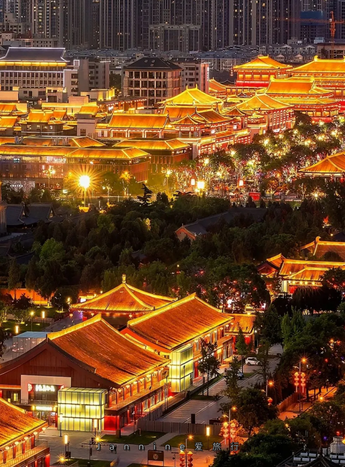 10 Days Private Tour of Beijing - Xi'an - Chengdu - Shanghai